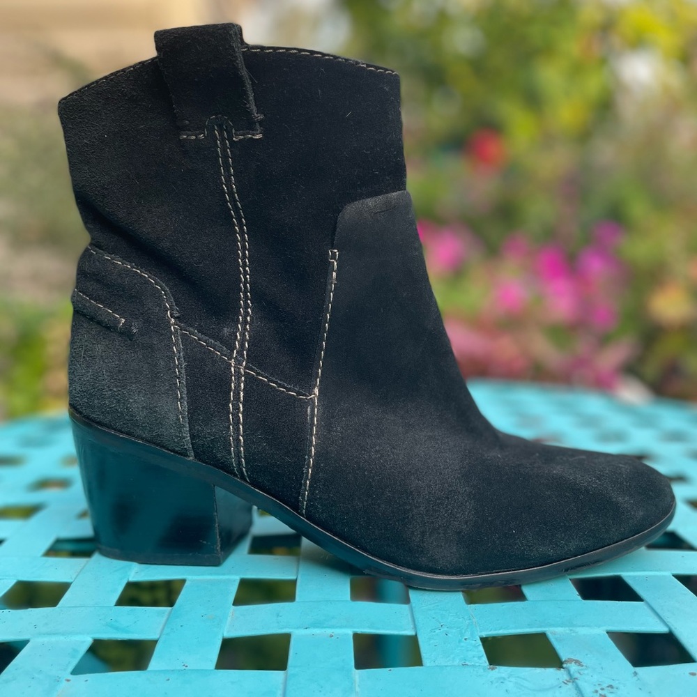 Vince Camuto Maves Suede Black Ankle Boots Black Size 8.5